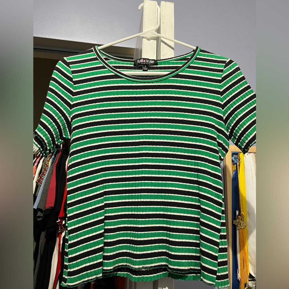 Lettuce Trim Striped Cropped Top